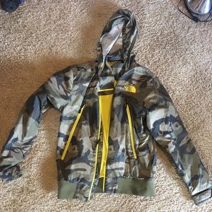 The North Face Camo Men’s Windbreaker Sz S